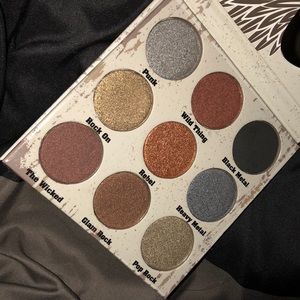 Crown Pro Glam Metals eyeshadow palette